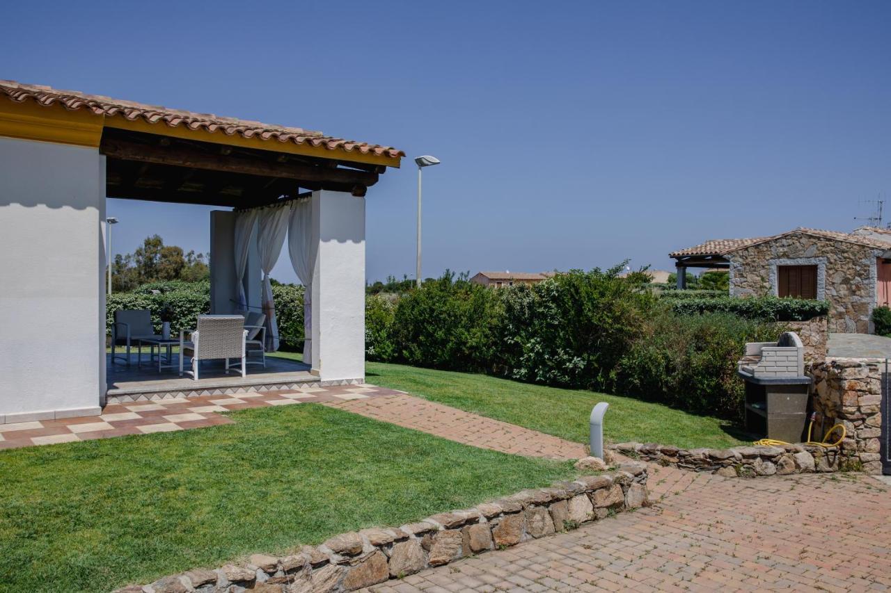 Le Residenze Di Baia Sant'Anna Tanaunella Exterior foto