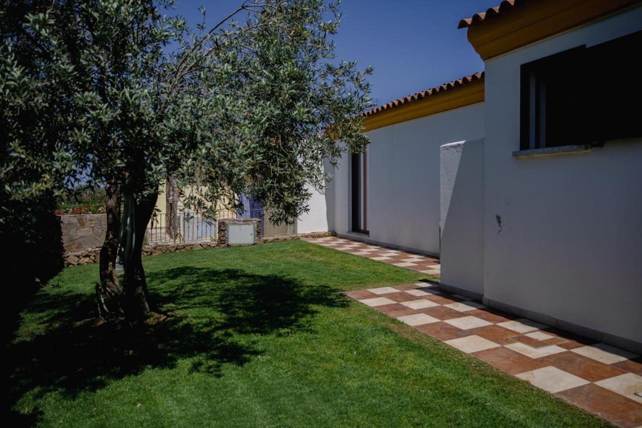 Le Residenze Di Baia Sant'Anna Tanaunella Exterior foto