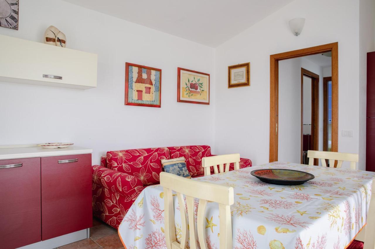 Le Residenze Di Baia Sant'Anna Tanaunella Exterior foto