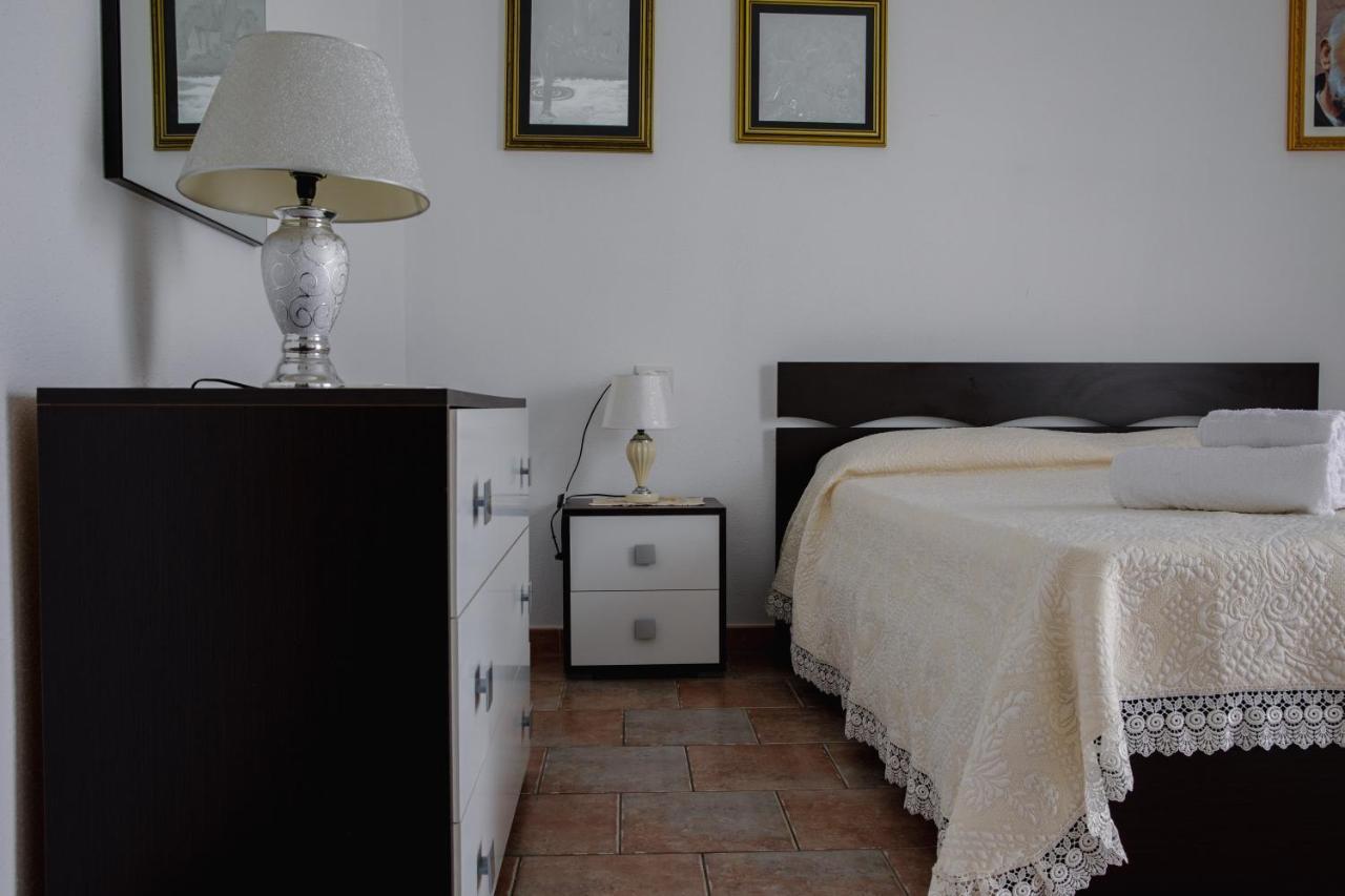 Le Residenze Di Baia Sant'Anna Tanaunella Exterior foto