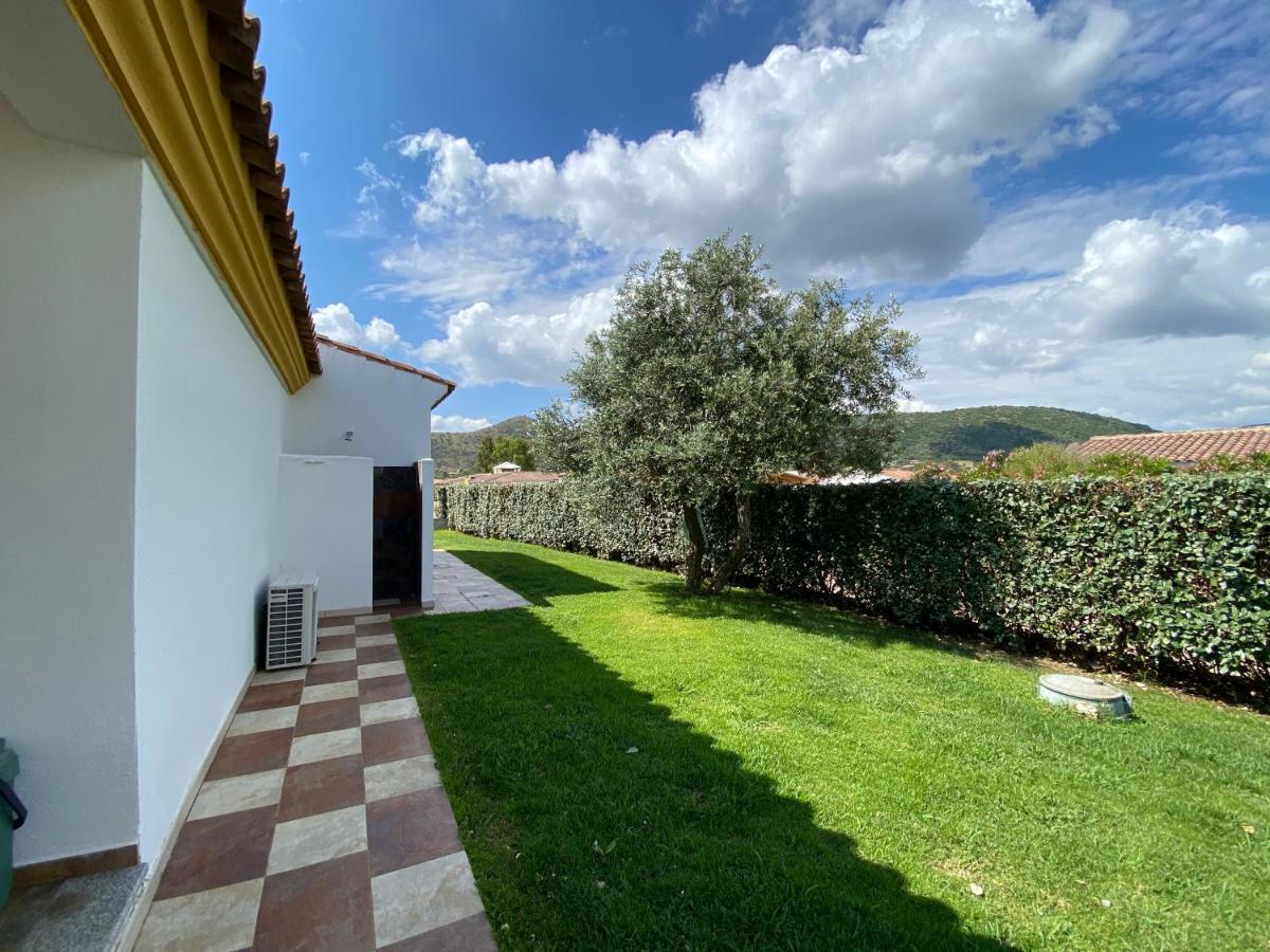 Le Residenze Di Baia Sant'Anna Tanaunella Exterior foto