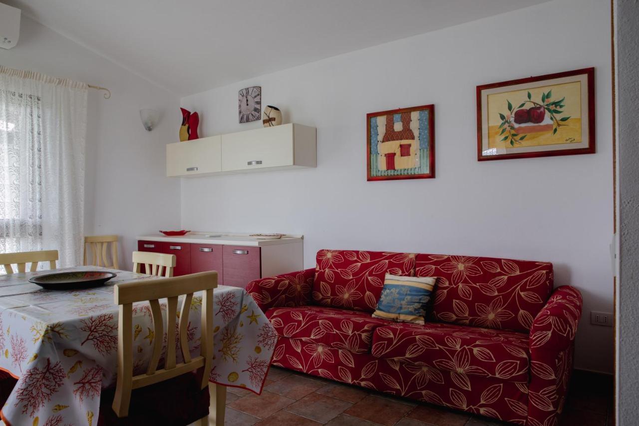 Le Residenze Di Baia Sant'Anna Tanaunella Exterior foto