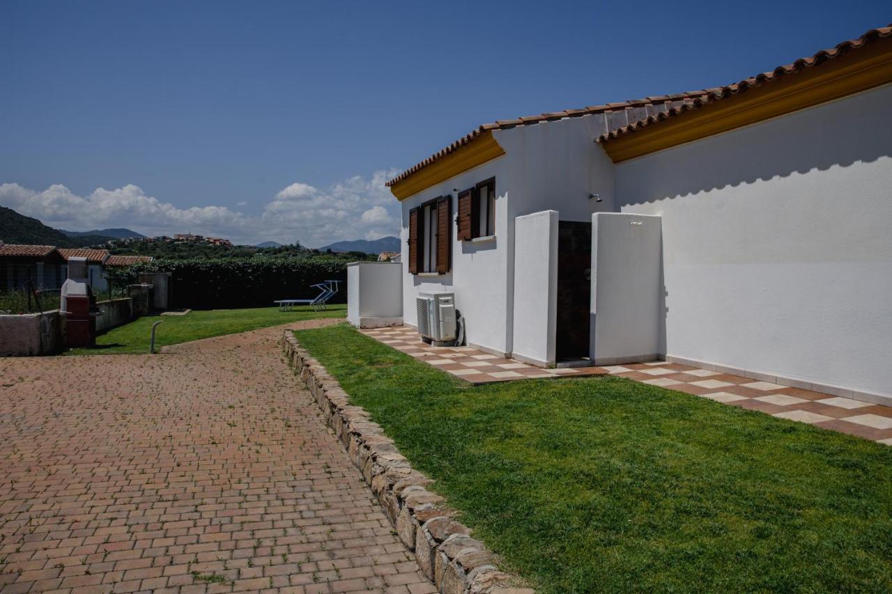 Le Residenze Di Baia Sant'Anna Tanaunella Exterior foto