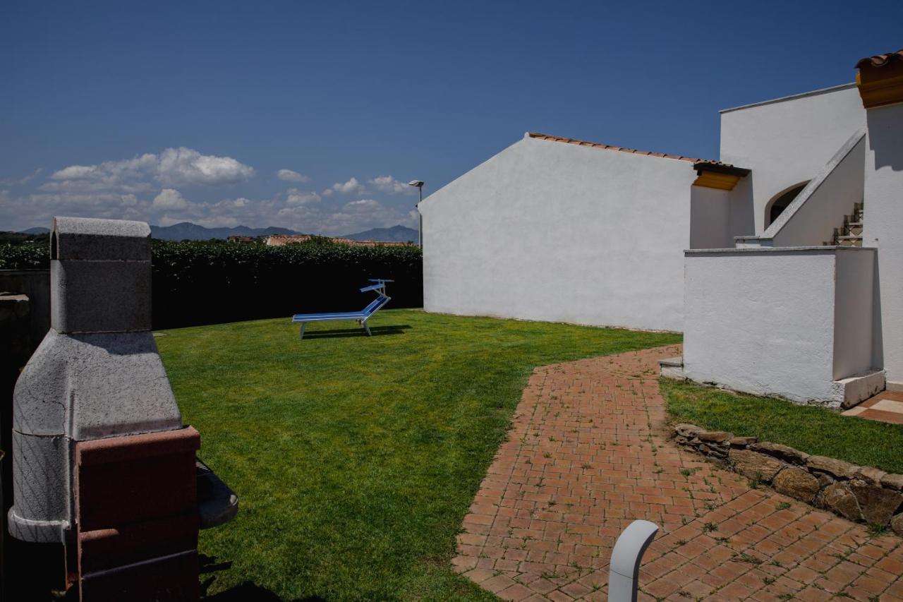 Le Residenze Di Baia Sant'Anna Tanaunella Exterior foto