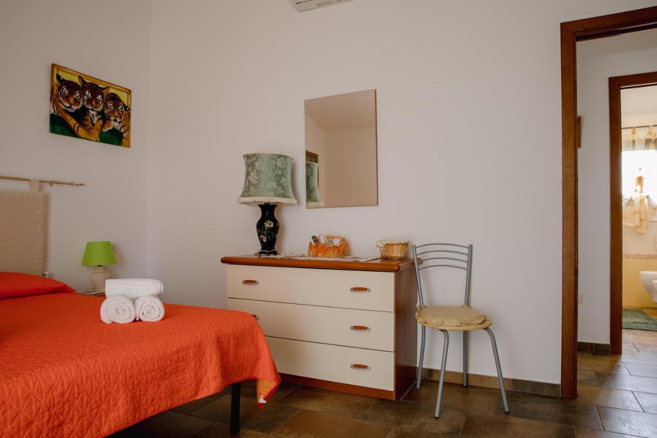 Le Residenze Di Baia Sant'Anna Tanaunella Exterior foto